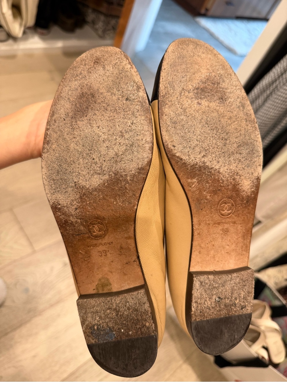 CHANEL Beige Leather Ballet Flats with Black Cap Toe - Picture 3 of 3